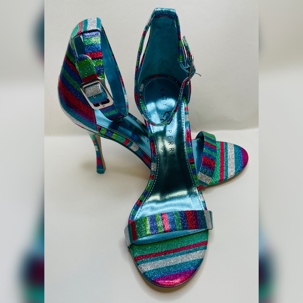 Katy Perry Strap Heals